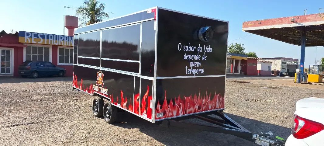 Trailer lanches food