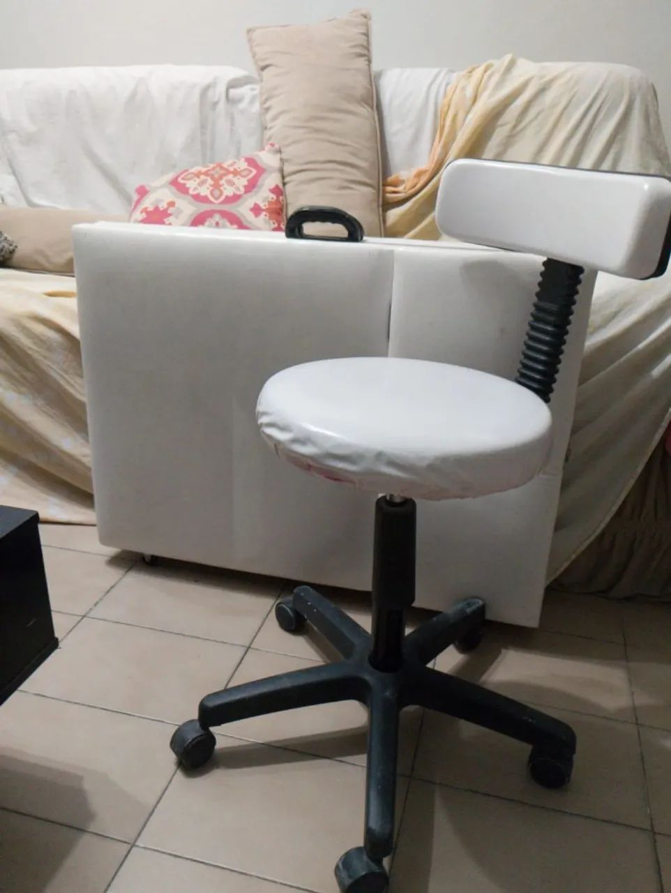 Maca portátil e mocho semi novo - Foto 2