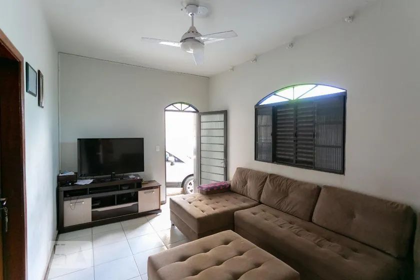 Casa à Venda - Concórdia, 2 Quartos, 400 m2 - Foto 3
