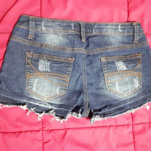 Shorts jeans tamanho 38 - Foto 2