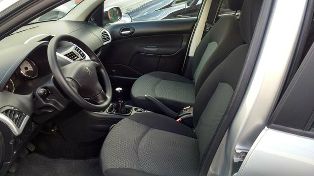 Peugeot 207 XR 1.4 flex 2013 - Foto 6