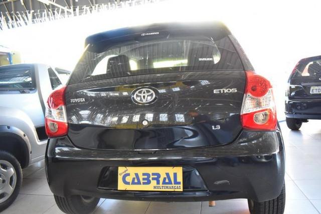 Etios Hatch 1.3 flex - Foto 9