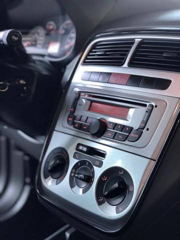 Punto 2011 1.4 attractive 8V flex 4P manual - Foto 9