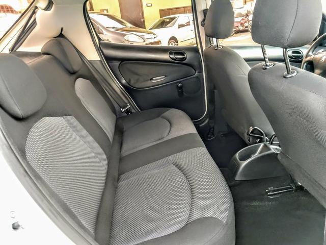 Peugeot 207 XR 2014 novíssimo + IPVA e transferência - Foto 8