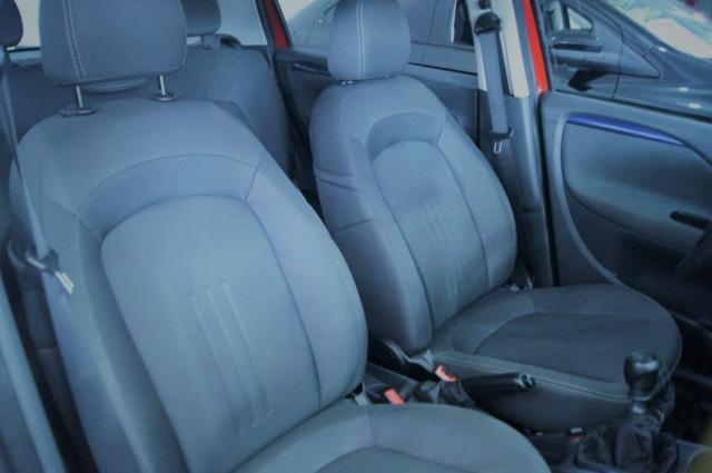 Fiat Punto 1.4 AtTractive Manual 2015 - Foto 7