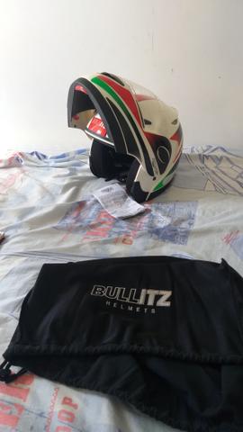 Capacete zero nunca usado número 58 já vai com a capa