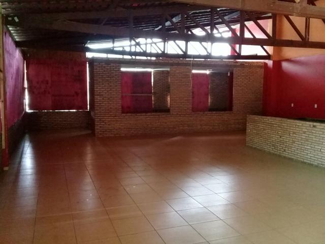 Alugo Excelente imóvel comercial na Av. Daniel de lá touche - Foto 2