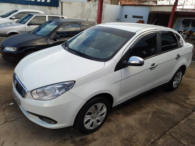 GRAND SIENA 2017/2017 1.4 MPI ATTRACTIVE 8V FLEX 4P MANUAL