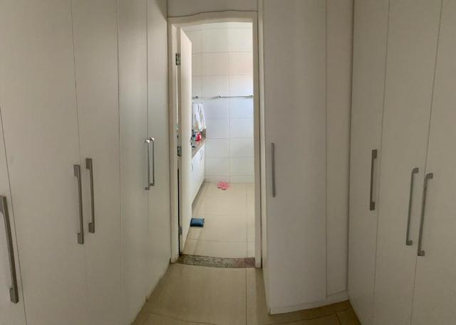 Casa no bairro Caminho do Sol, com: 4 quartos, sendo duas suítes // #piscina #escritório - Foto 3