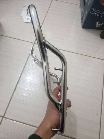 Suporte CROMADO de baú para titan 150 - Foto 2