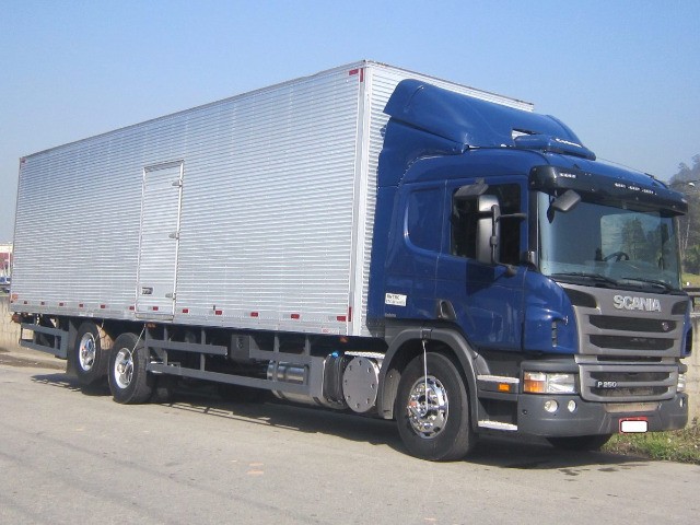 SCANIA P250 BAÚ