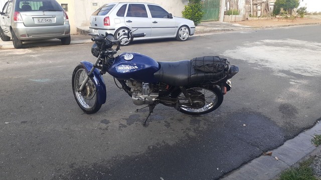 CG 125 , ANO 2001