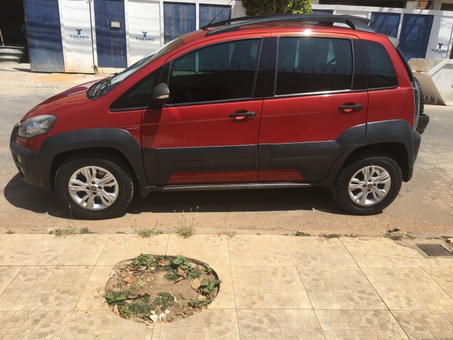 CARRO FIAT IDEA ADVENTURE 1.8
