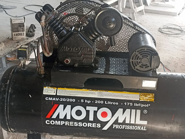 Compressor de Ar 20 pés 5,0 HP 200 Litros <br>