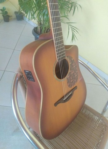 Violão linha Premium com captação fishman