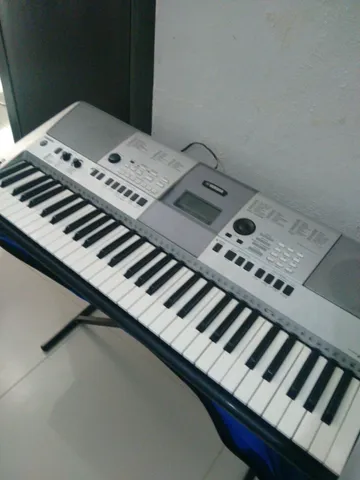 Teclado Yamaha PSR-E473 Arranjador 61 Teclas Sensitivas 820 sons