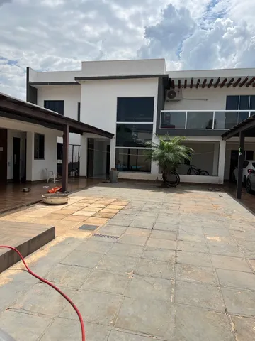 Casa em condomínio