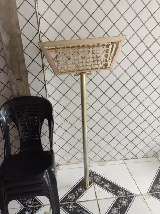 Natal chegando Linda lixeira dourada nova 