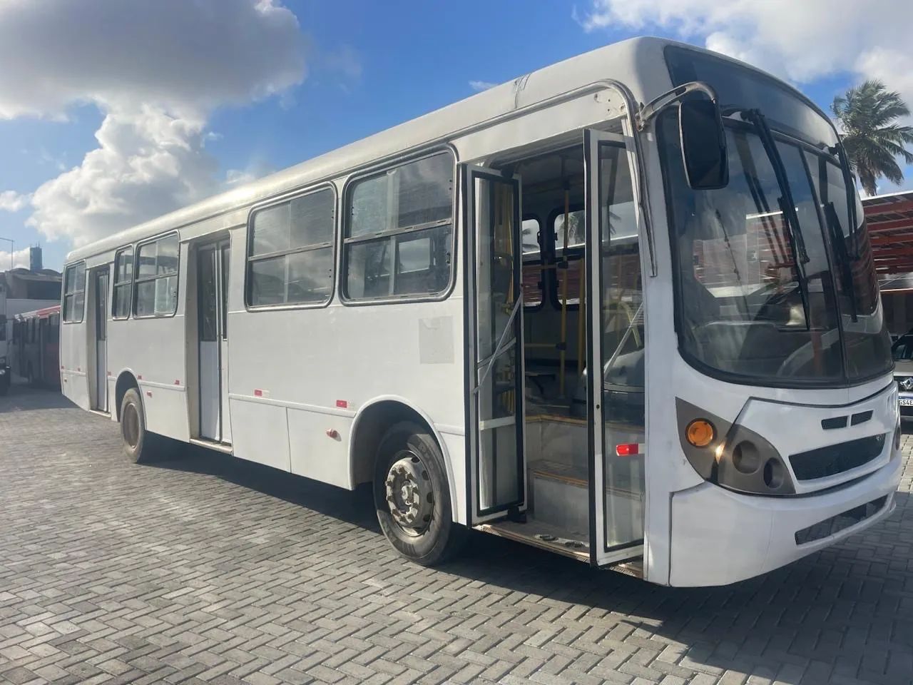 Ônibus em ótimo estado - Foto 11