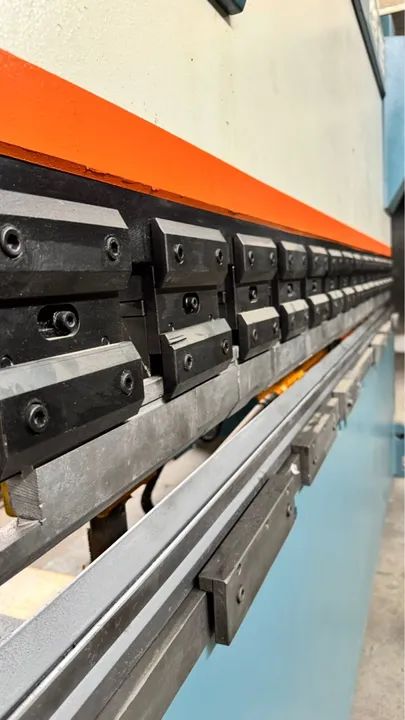 Dobradeira CNC GASPARINI, 4 Eixo  - Foto 3