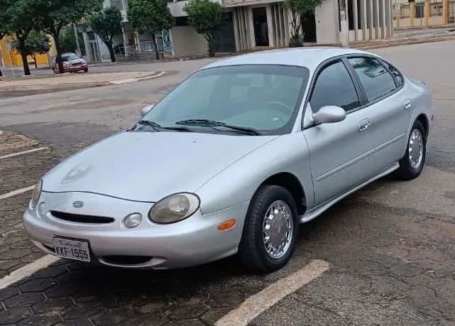 Ford Taurus 