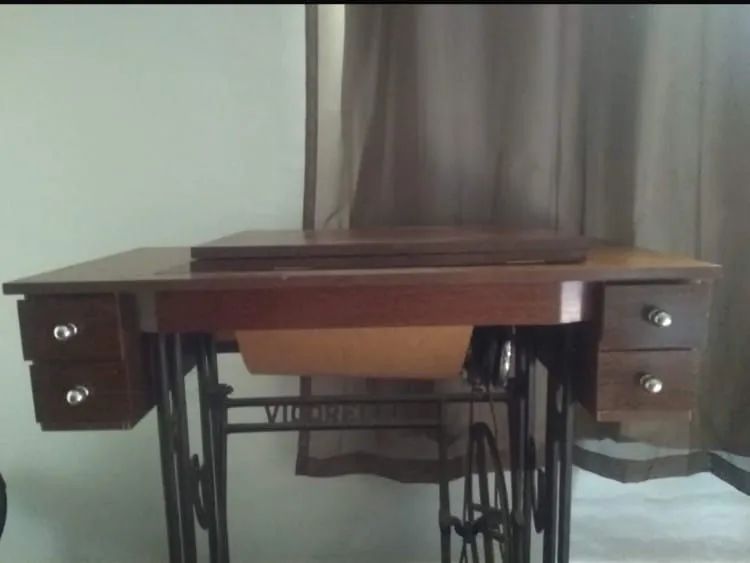 MAQUINA DE COSTURA * - Foto 2