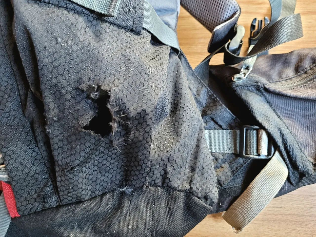 Mochila Deuter 70+15 Aircontact Pro - Foto 4