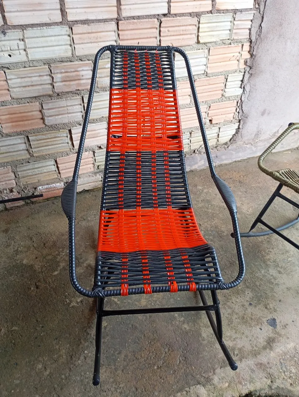 Cadeira de balanço retrô em aço e corda