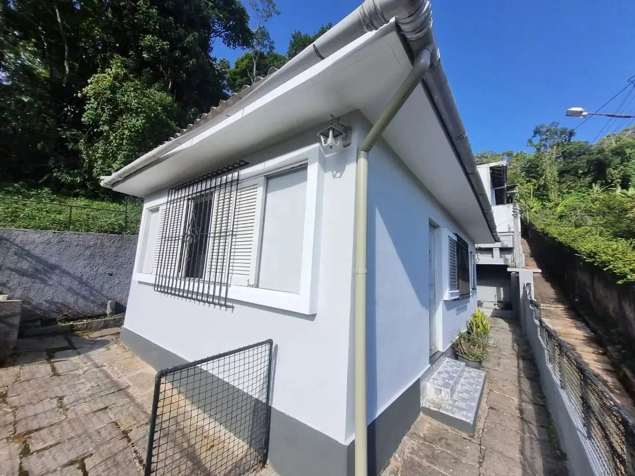 MURILO MACIEL IMÓVEIS LTDA. - VENDE - Casa acesso por escadas - servidão no Valparaíso - s