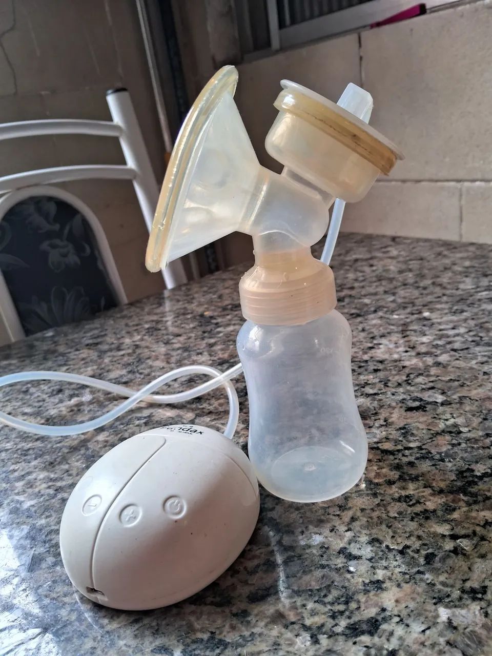 Vendo Bomba de Leite Elétrica Pandax Mamãe 1 - Branca e Compacta - Foto 3