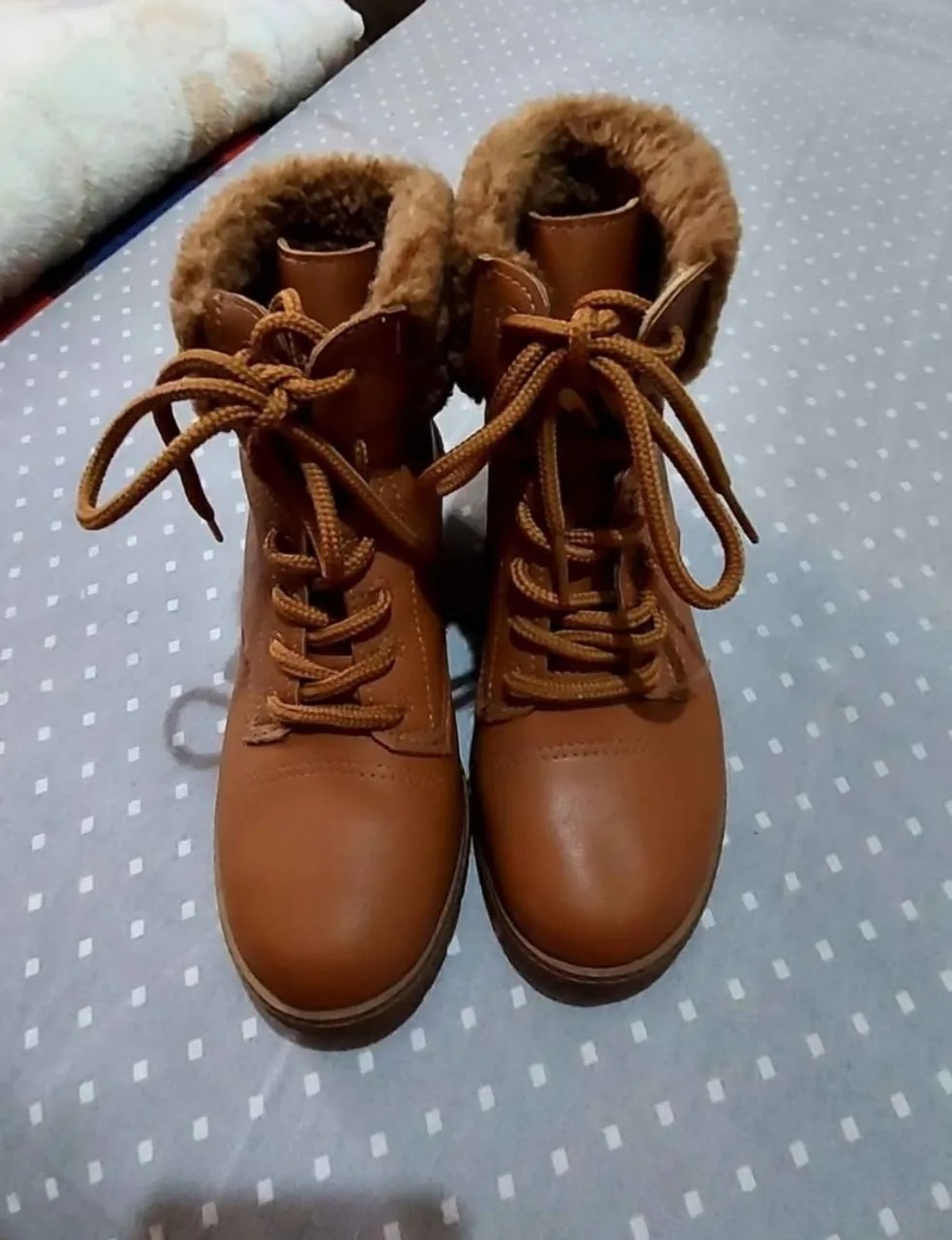 Bota infantil com pelo na canela n33