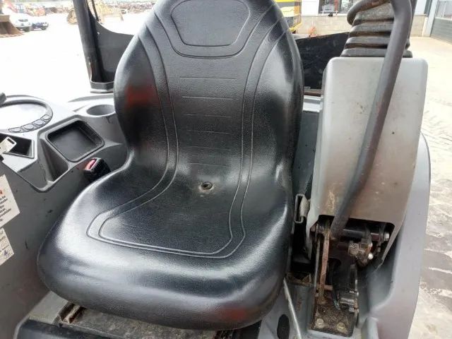 Mini Escavadeira Bobcat E19 ano 2019 - Foto 6