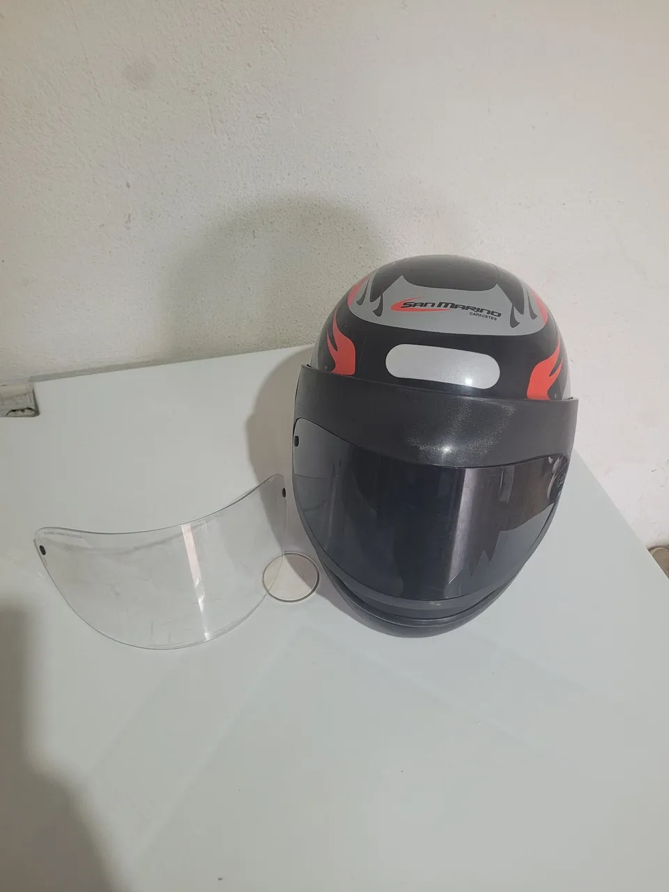 Capacete San Marino com viseira extra