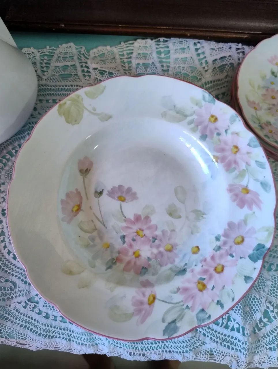 Prato fundo porcelana pintado a mão antigo 