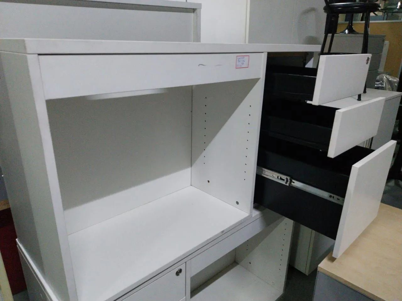 Armário Balcão de Escritório Branco com Gaveteiro - Foto 4