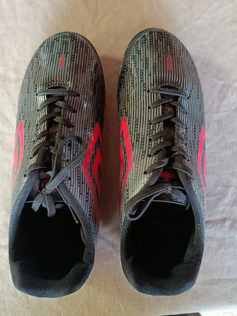 Chuteira society Umbro  - Foto 4