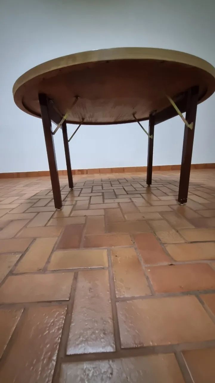 Mesa madeira redonda 1,5m diâmetro - Foto 4