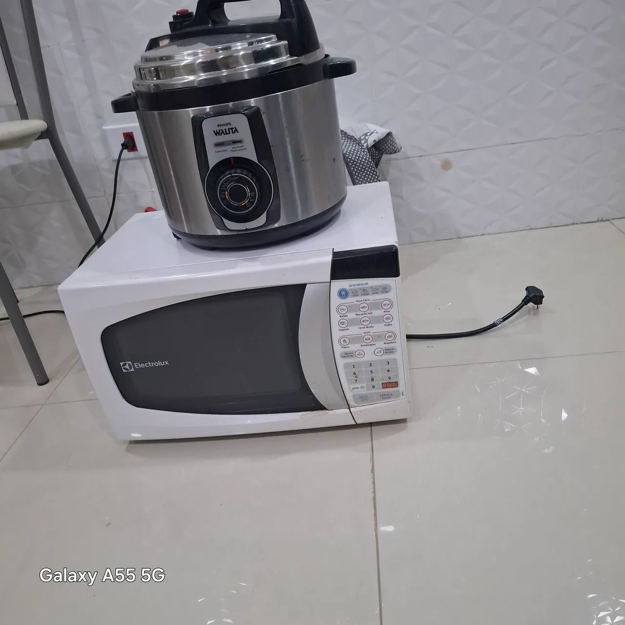 Microondas e panela de fazer arroz - Foto 2