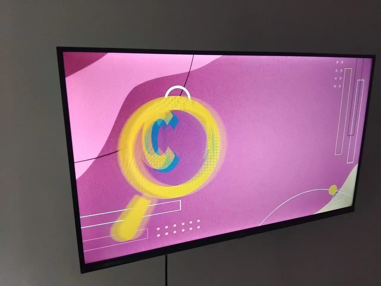 TV Smart com Design Moderno