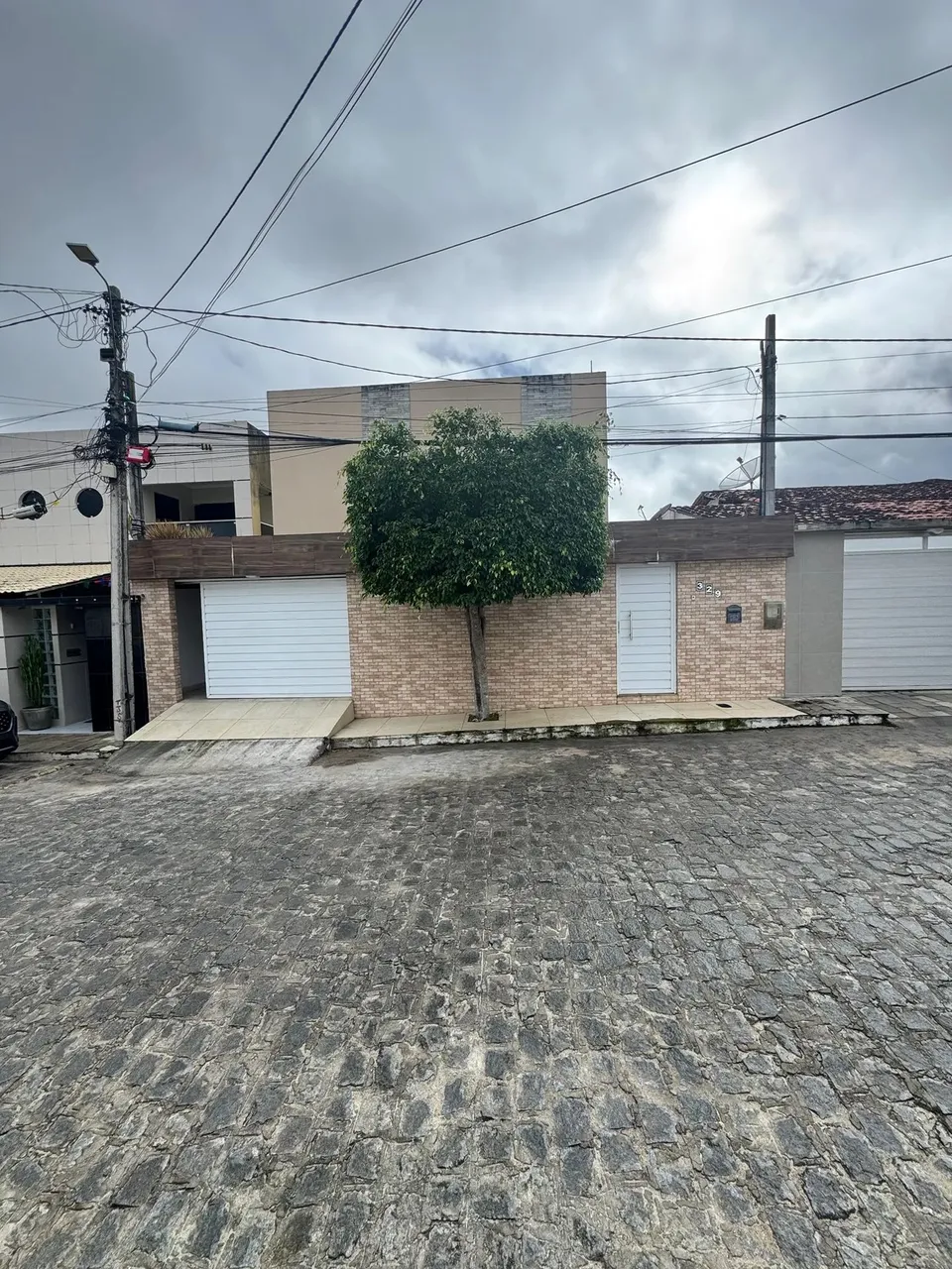 Casa à venda no Condomínio Portal do Sol no bairro Universitário Caruaru