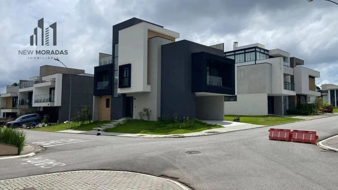 Sobrado com 03 dormitórios à venda no Boulevard, 194 m² - Santa Cândida