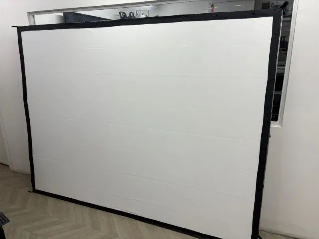 Tela de Projeção 4x3 de 120" 180" 210"