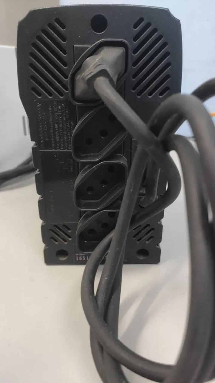 02 Estabilizadores elétrico SMS Pot. 300VA / W tensão de entrada 115V    - Foto 2