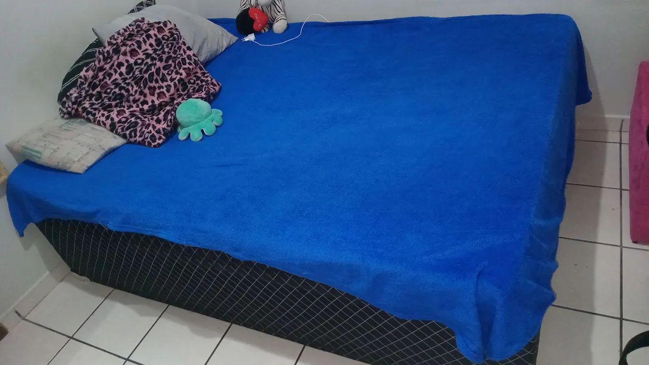 Cama casal com colchão 