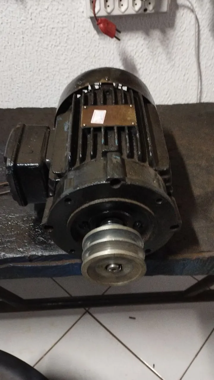 Motor trifásico 4 CV Alta rotação Elétrico Industrial com Polia