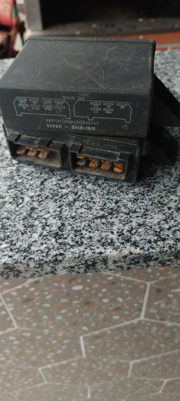 Vendo relé de seta da escania 112  - Foto 2