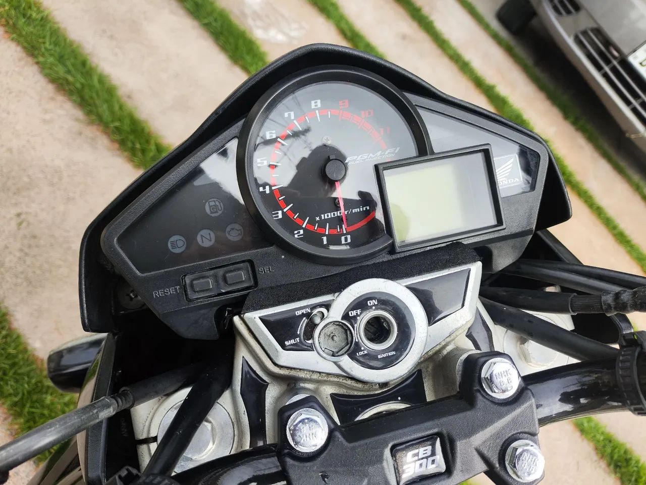 CB300R - Licenciada 2025 - Foto 2