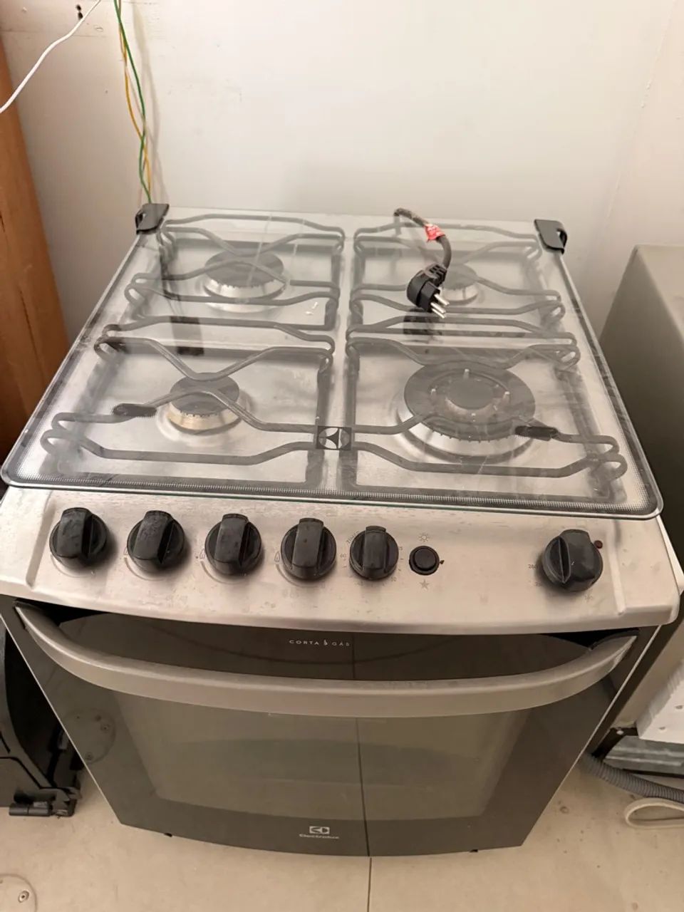 Fogão Electrolux com 4 bocas - Foto 3