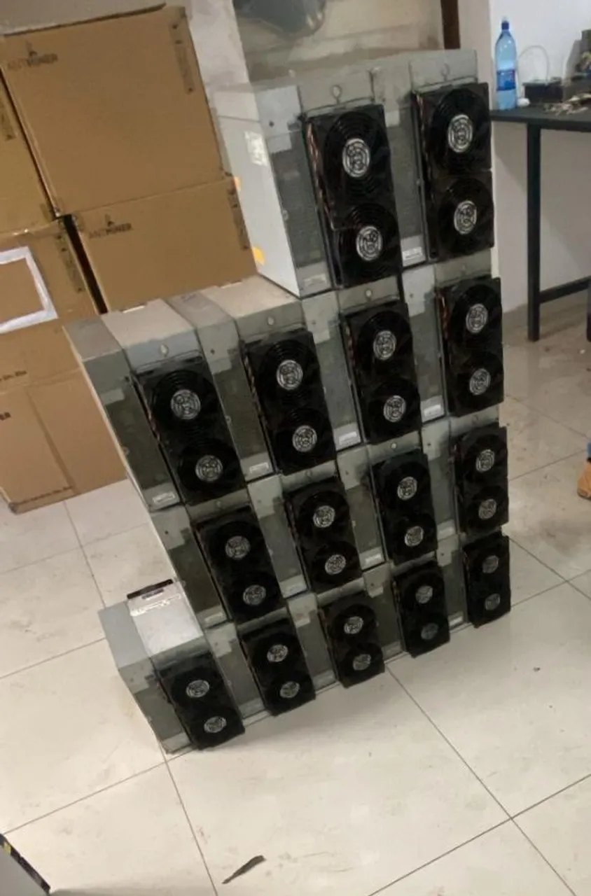 Antminer S19/90/95/ 120 e 141XP