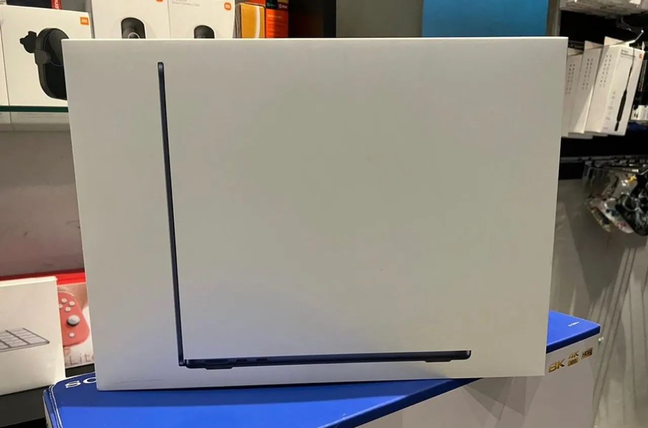 MacBook Air M2 13.6 16GB/ 256SSD